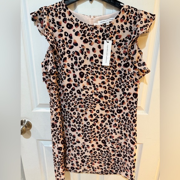 cupcakes and cashmere cheetah print dress Size M NWT! Cruise vacation tropical - Picture 2 of 4